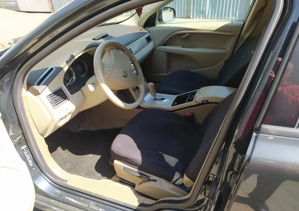 Volvo V70 cena 39500 przebieg: 192000, rok produkcji 2009 z Garwolin małe 137